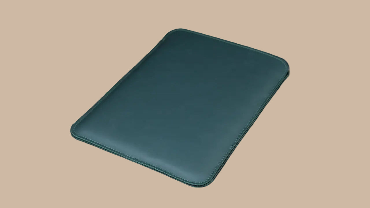 Minimalistische MacBook Air Hülle mit Filz
