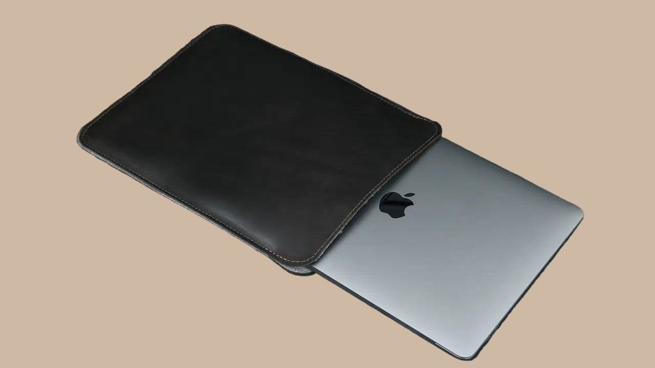 Minimalistische MacBook Air Hülle mit Filz