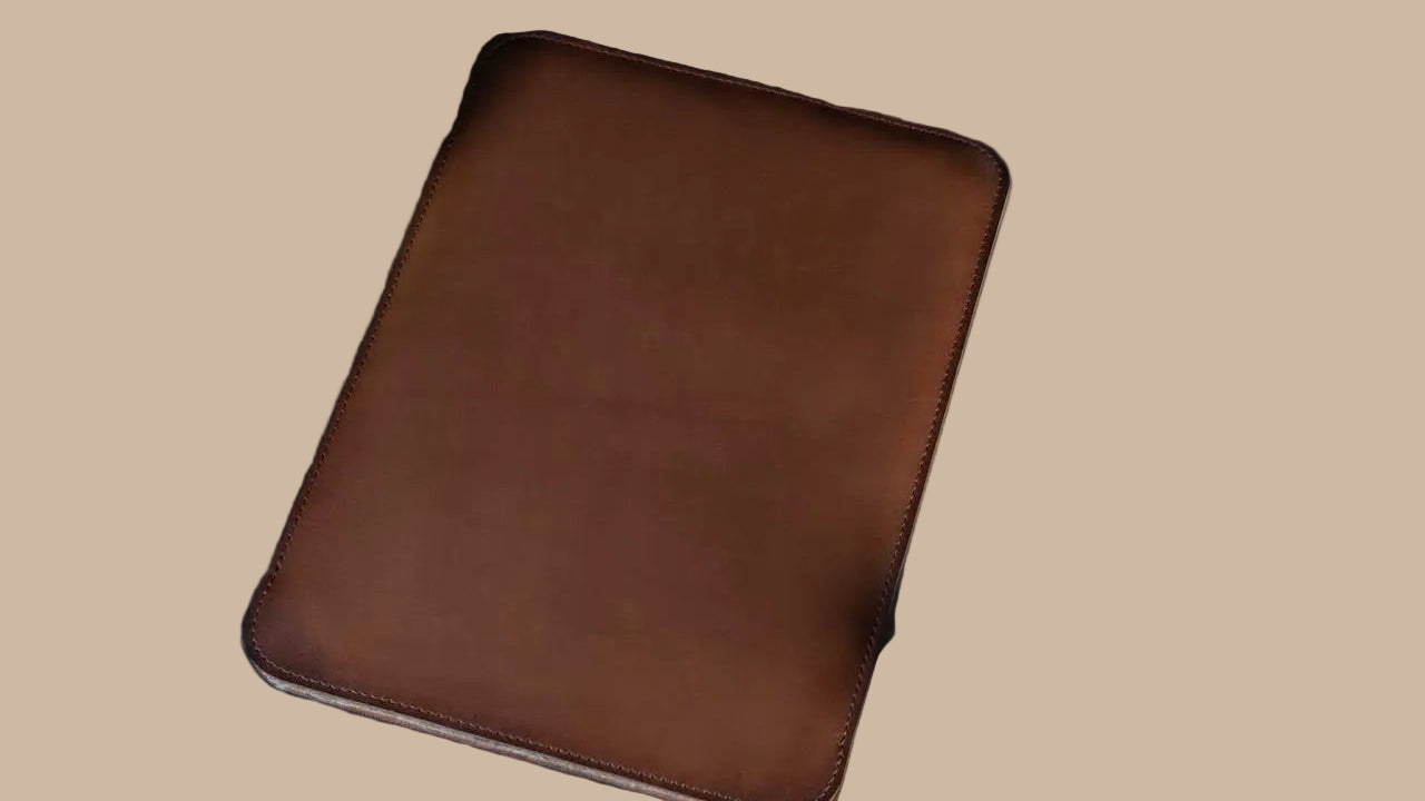 Minimalistische MacBook Air Hülle mit Filz