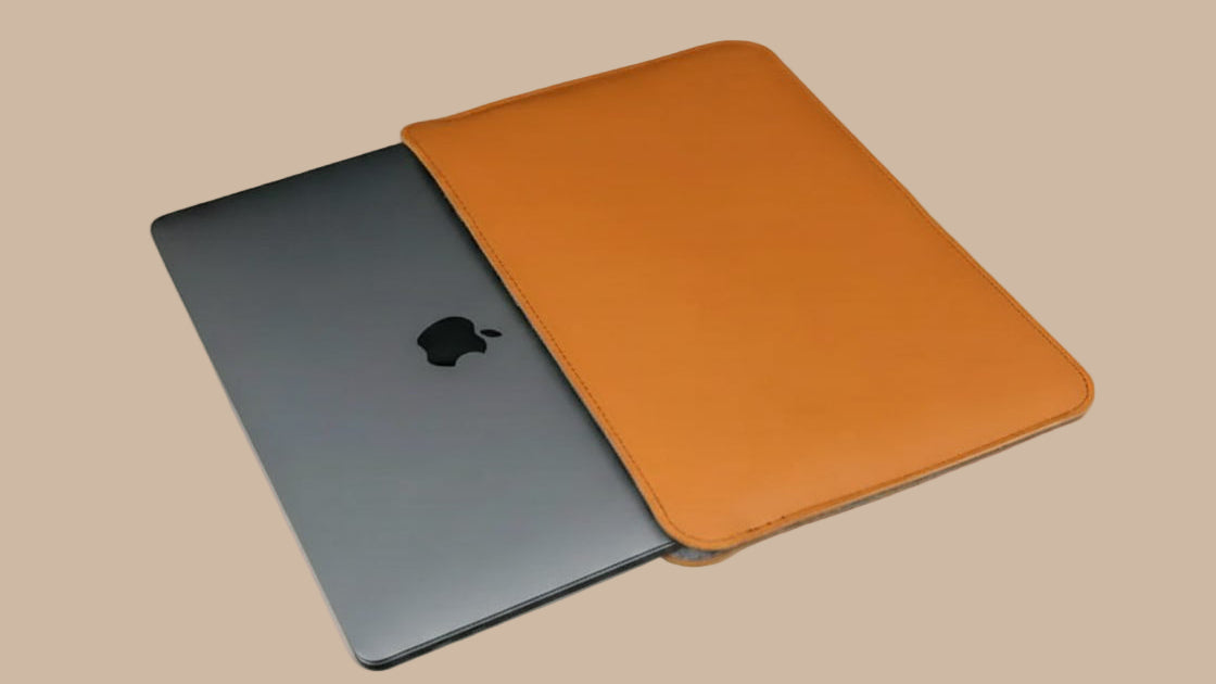 Minimalistische MacBook Air Hülle mit Filz