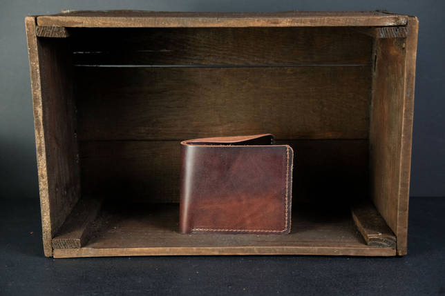 Doppelt gefaltete Brieftasche