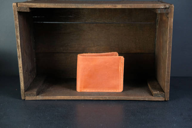 Doppelt gefaltete Brieftasche