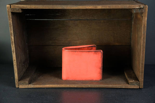 Doppelt gefaltete Brieftasche