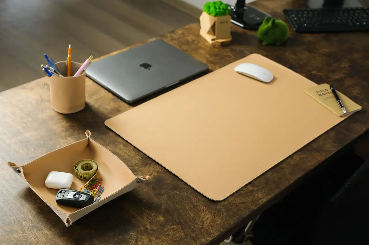 Schreibtisch-Set aus Leder