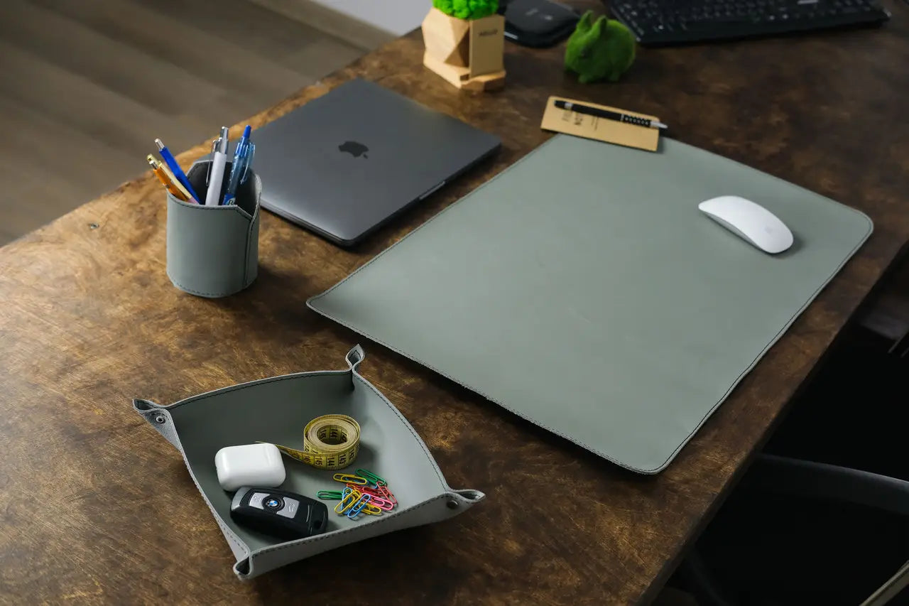 Schreibtisch-Set aus Leder