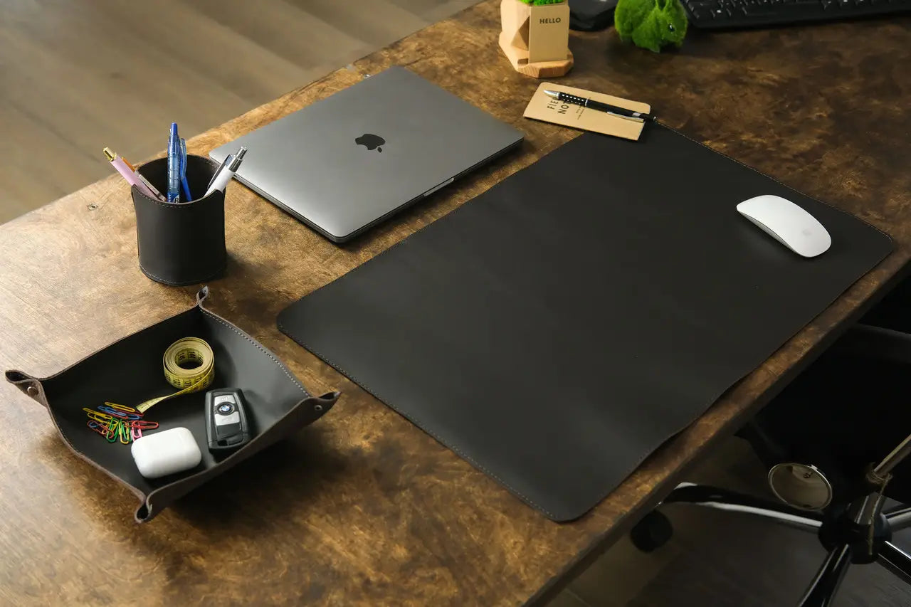 Schreibtisch-Set aus Leder