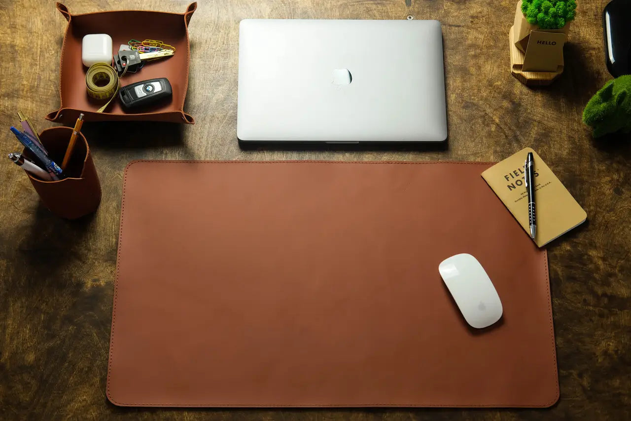 Schreibtisch-Set aus Leder