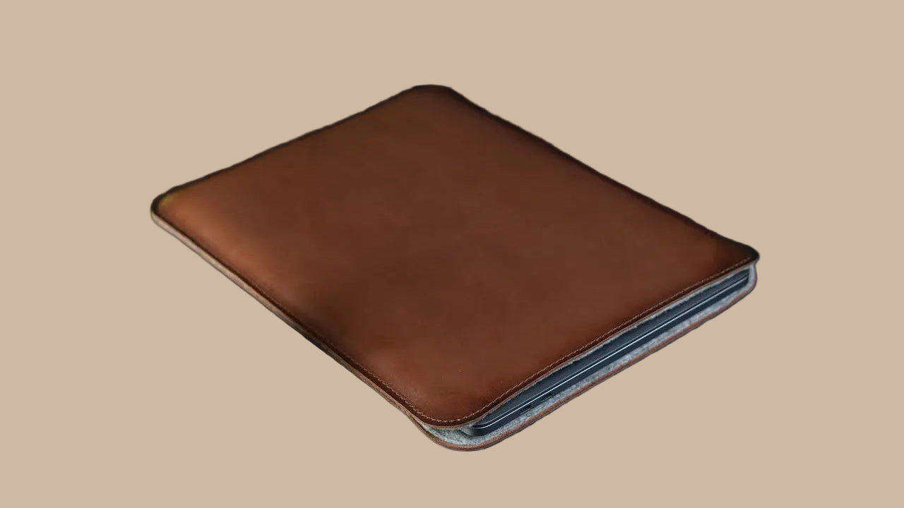 Minimalistische MacBook Air Hülle mit Filz
